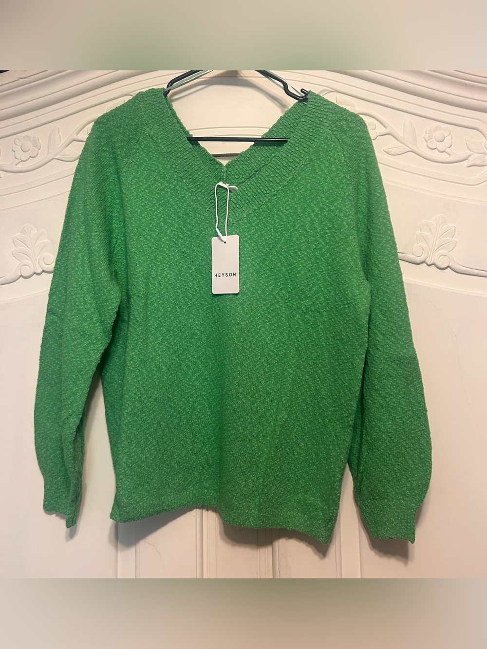 NWT Heyson Green V-Neck Textured Sweater